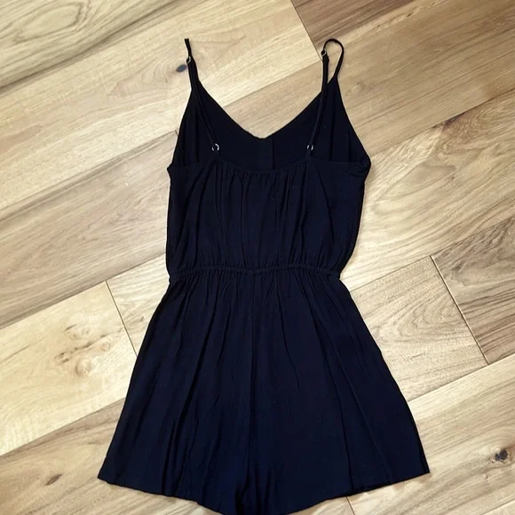 NWOT Black Romper - Picture 5 of 5
